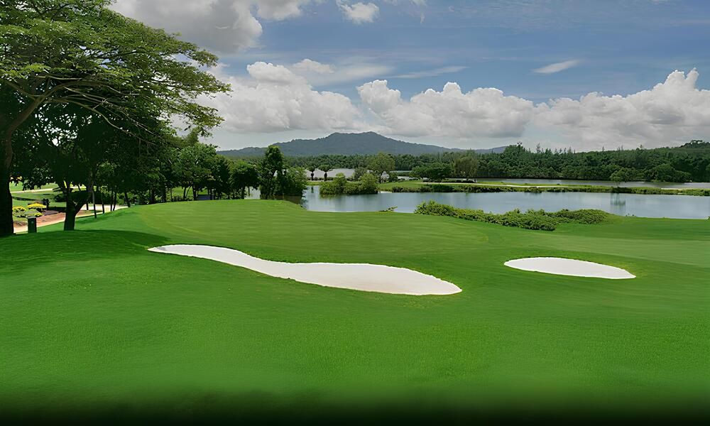 Blue Canyon Lake Course 湖景